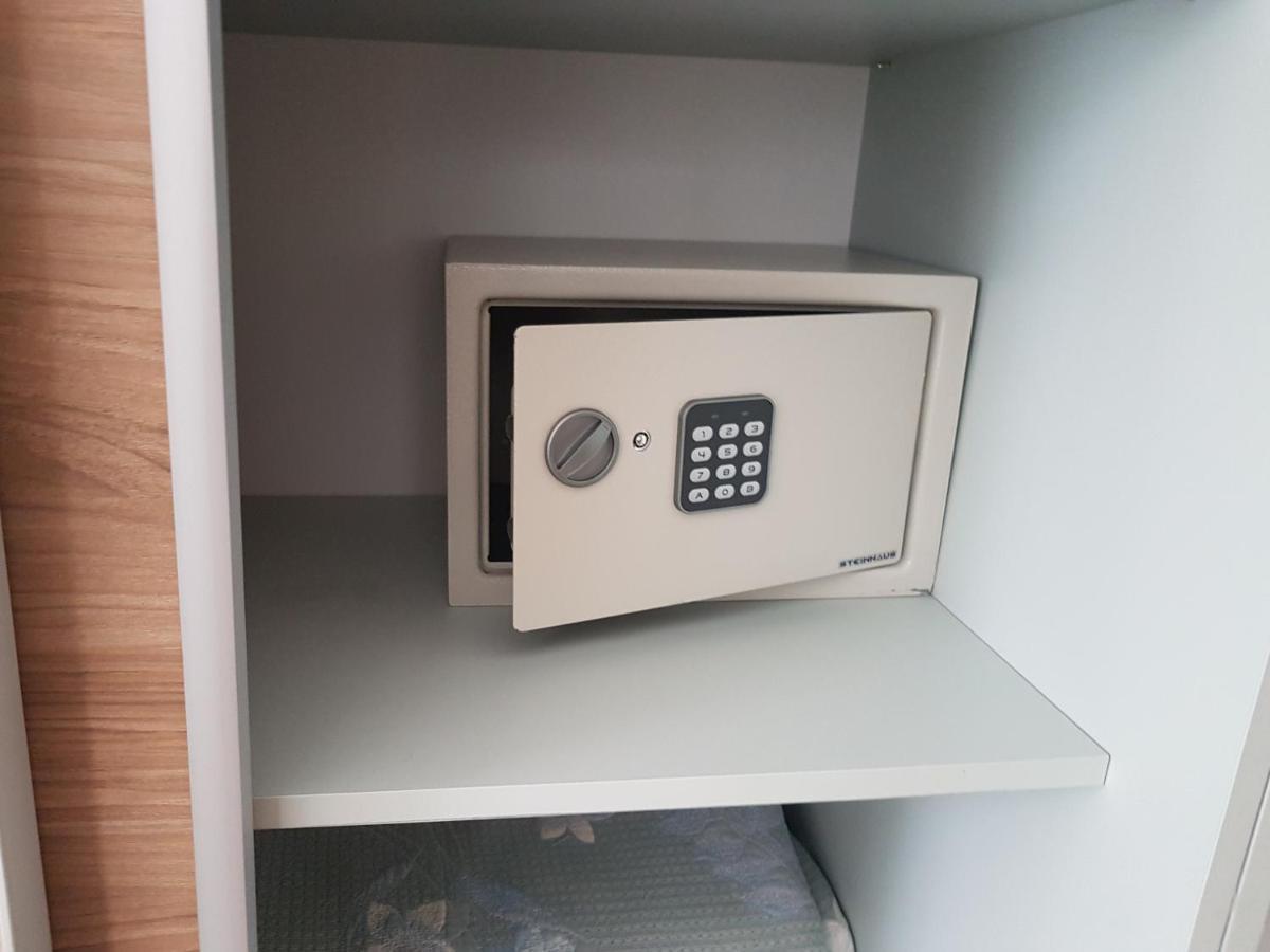 Appartamento L&C- Location And Comfort In 2 Bdr Sofia Esterno foto